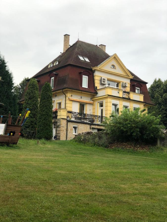 Ubytovani V Soukromi Rodinne Vily V Decine Exteriör bild
